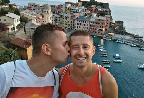 Polish gay couple responds to death threats with video promoting love