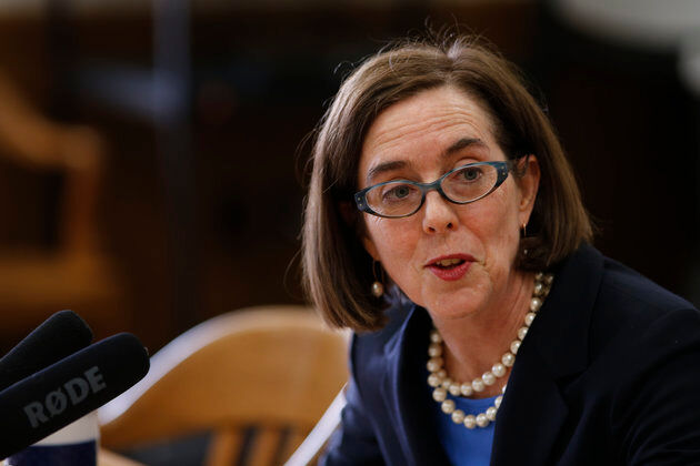 Oregon&#8217;s out governor signs bill banning gay &#038; trans &#8220;panic&#8221; murder defense