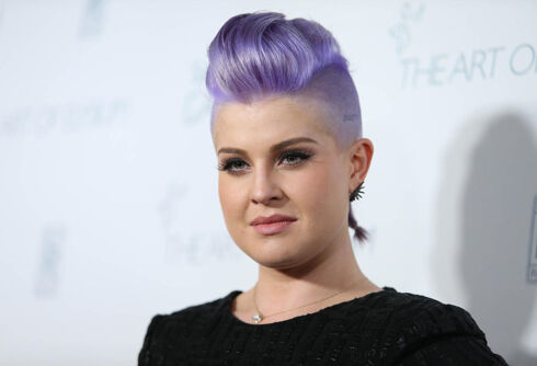 Kelly Osbourne tells LGBT youth to give Trump a chance