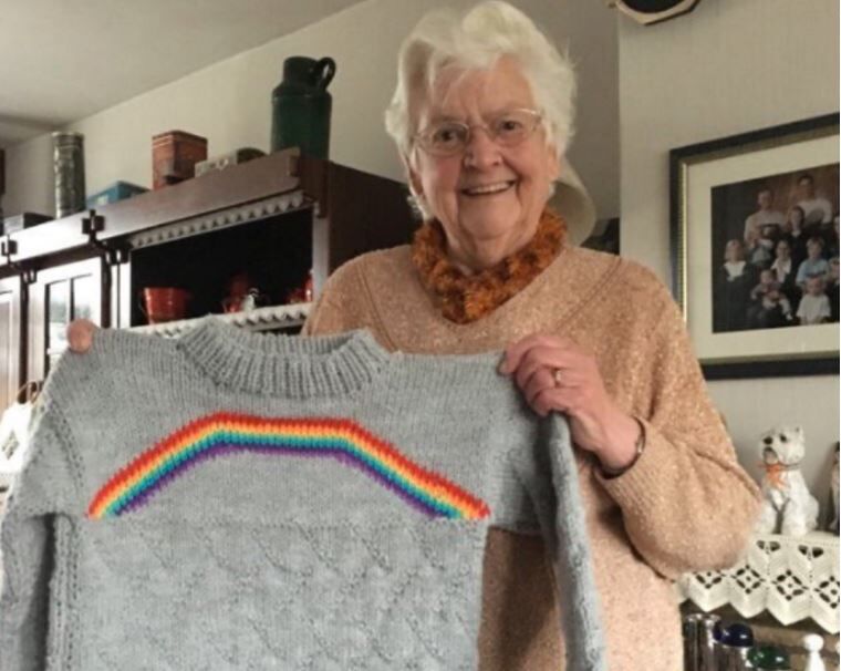 After coming out as bisexual, this woman got a heartwarming gift from grandma