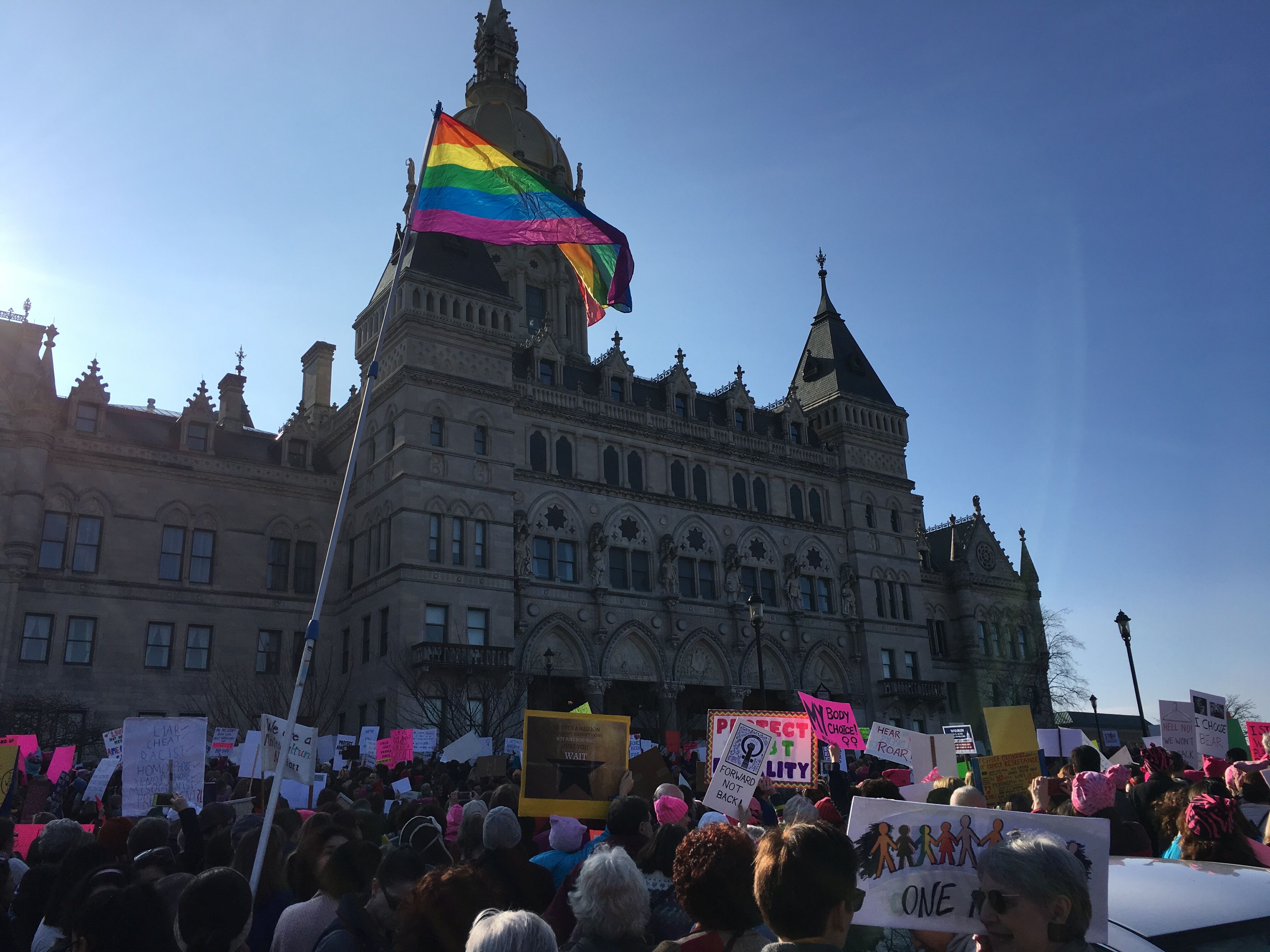 10,000 people march in Connecticut in support of women