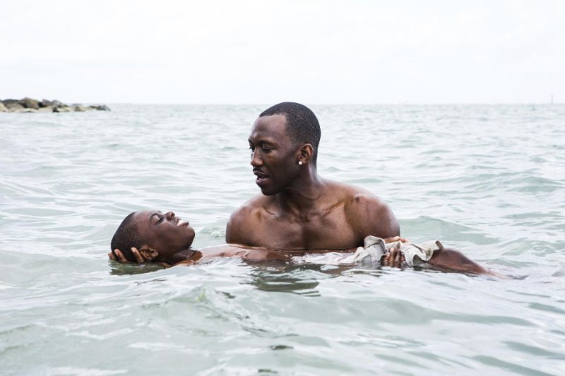 Gay-themed &#8216;Moonlight&#8217; wins Best Drama at Golden Globes