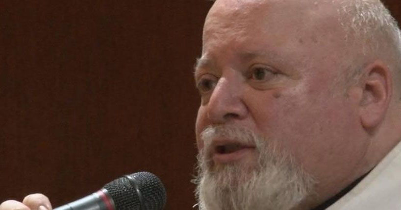 Catholic priest tells Trump protesters to kill themselves: # ...