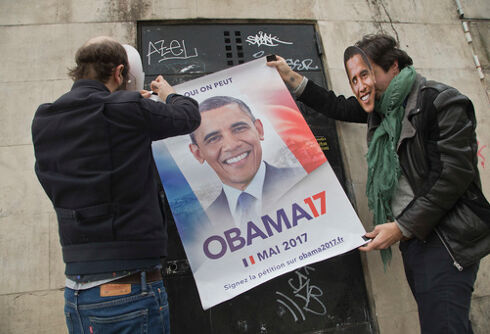 French citizens are begging Barack Obama to run for President