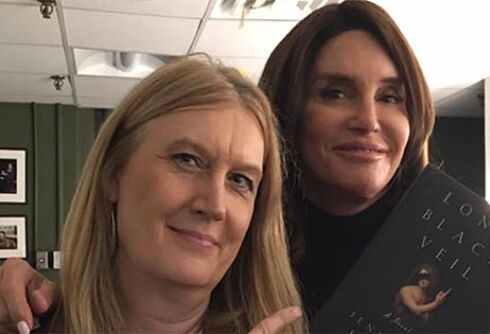 Caitlyn Jenner apologizes for wearing a Trump hat in public
