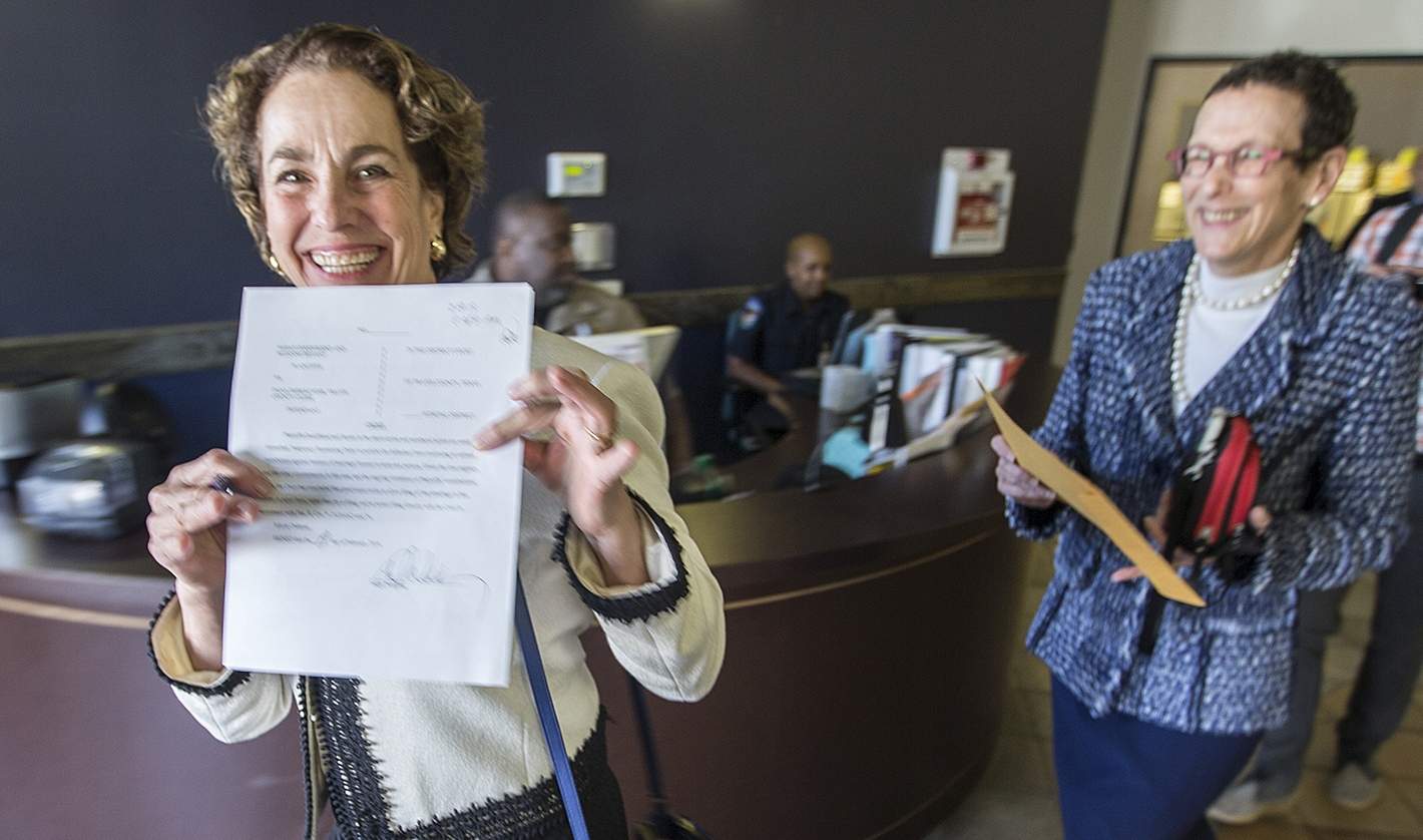 Texas bill allowing magistrates to deny marriage licenses moving through Senate