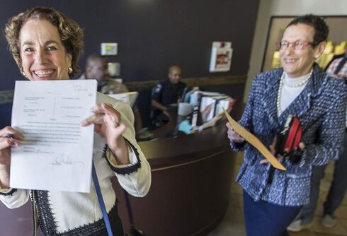 Texas bill allowing magistrates to deny marriage licenses moving through Senate