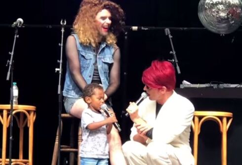 Toddler crashes drag show with adorable results