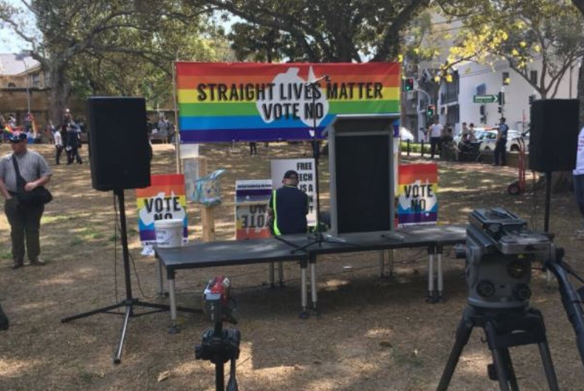You Could Fit More People On A Bus Than Showed Up For This Straight Lives Matter Rally Lgbtq 