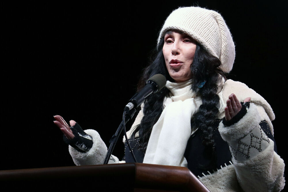 It looks like Cher will be in the Will &#038; Grace holiday episode
