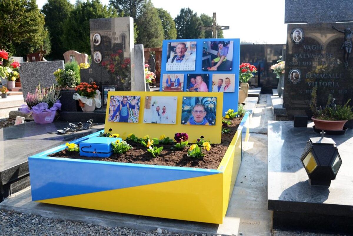 This gay man&#8217;s colorful grave has conservatives outraged