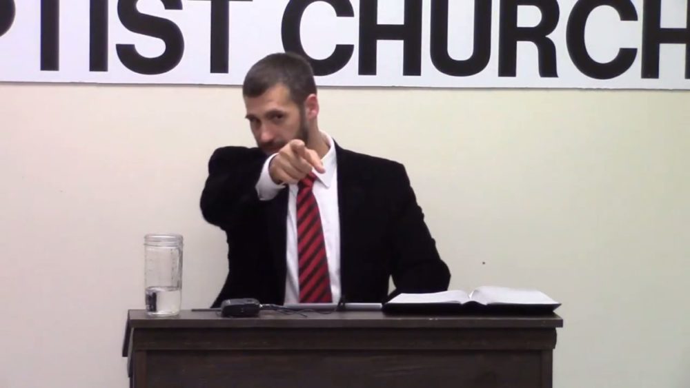 Pastor teaches congregation how to avoid a &#8216;flaming fruit loop&#8217; waiter