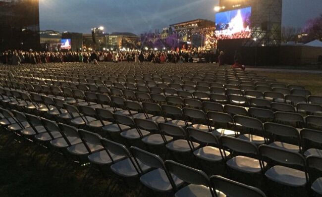 Everyone is mocking Trump’s Christmas tree lighting ceremony