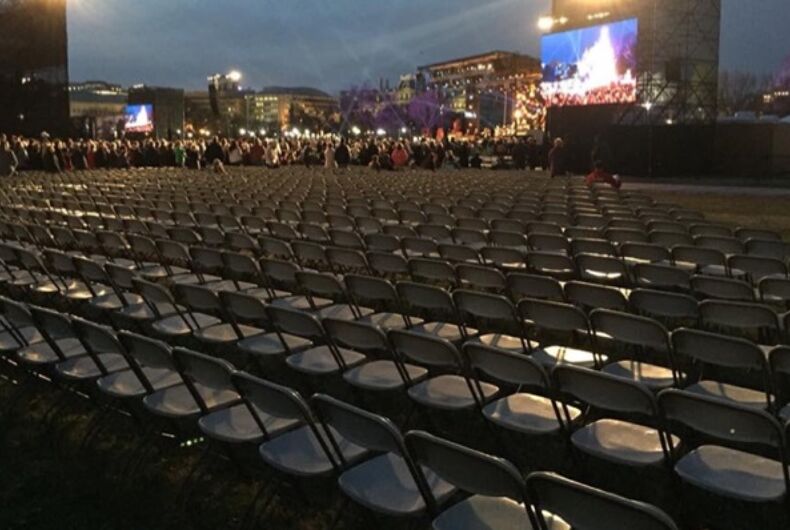 Sam-Sweeney-Xmas-tree-Trump Everyone is mocking Trump’s Christmas tree lighting ceremony
