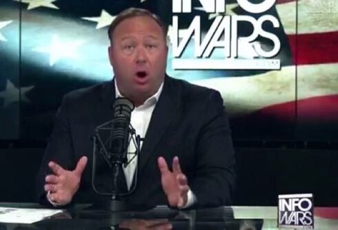 Alex Jones shares the secret method of sizing up a man’s junk without seeing it