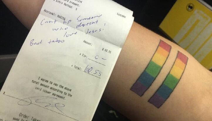 &#8216;Christian&#8217; family leaves lesbian server a nasty note instead of a tip