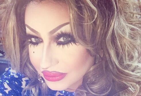 30 drag queens resigned in protest over a gay bar owner’s racism
