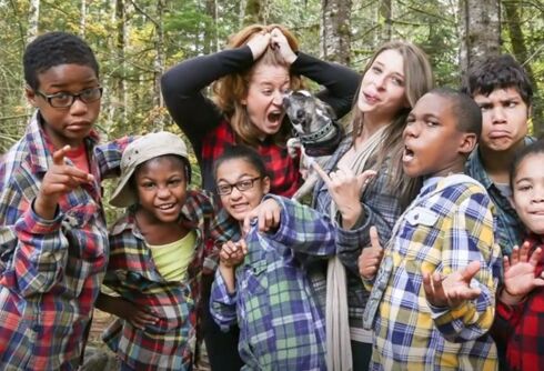 Lesbian moms & their 6 kids presumed dead after their car plunges over cliff