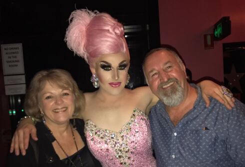 Christian mommy blogger attacks drag queen. The queen’s dad took her to church.