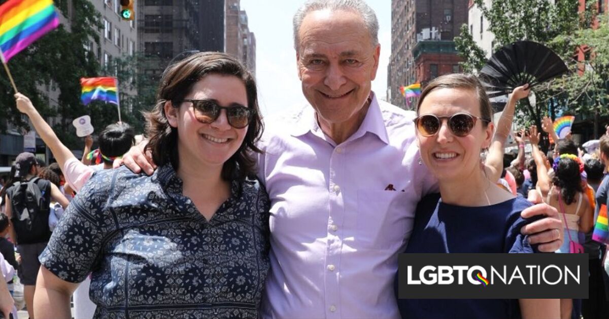 Chuck Schumer introduced his daughter & her fiancee to America at NYC