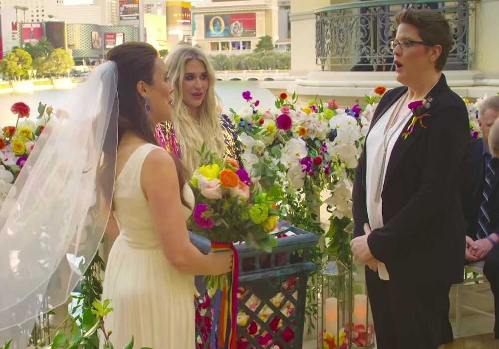 Kesha just helped a lesbian propose to her soon-to-be wife