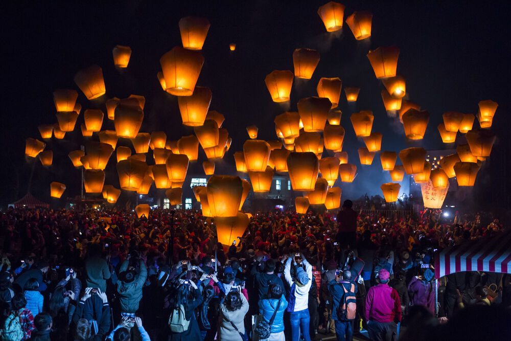 Celebrants release sky lanterns during Taipei's Lantern Festival