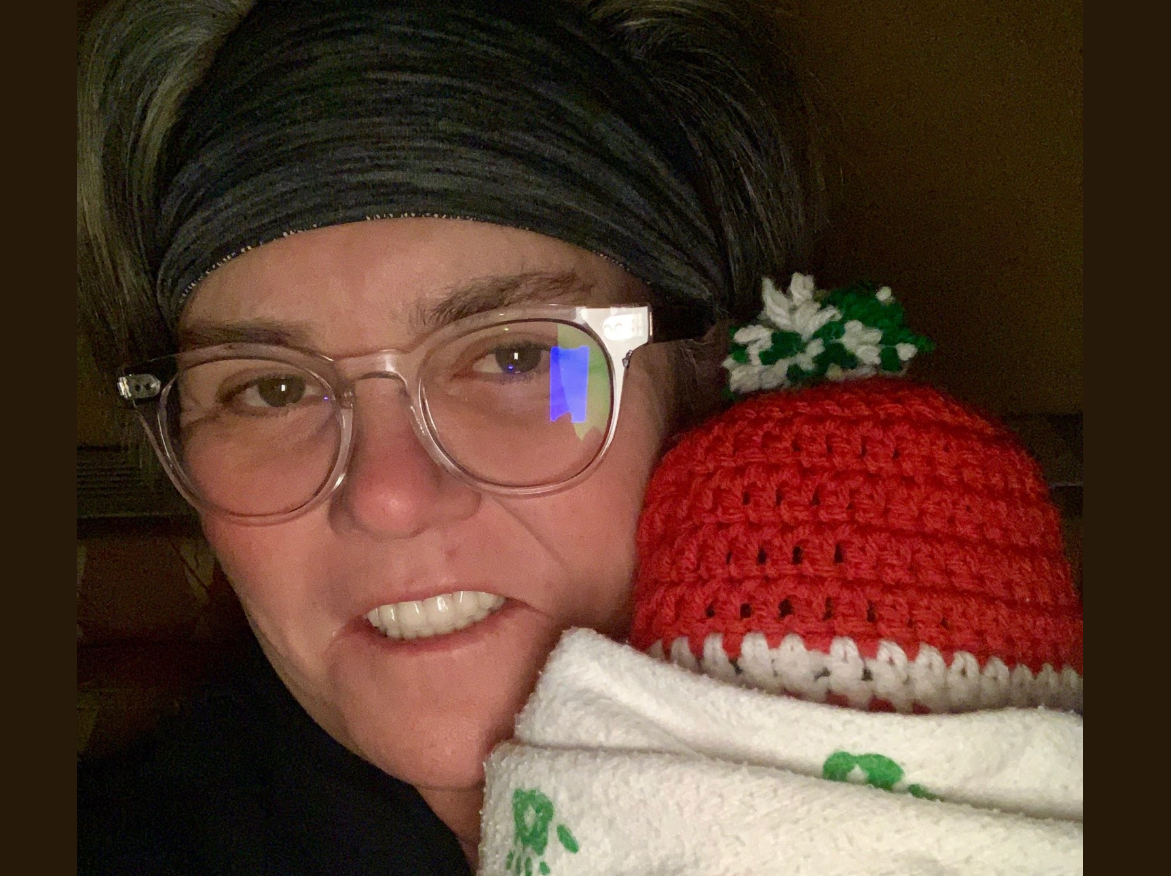 Rosie O'Donnell is a grandma now & her grandbaby is freakin' adorable(01)