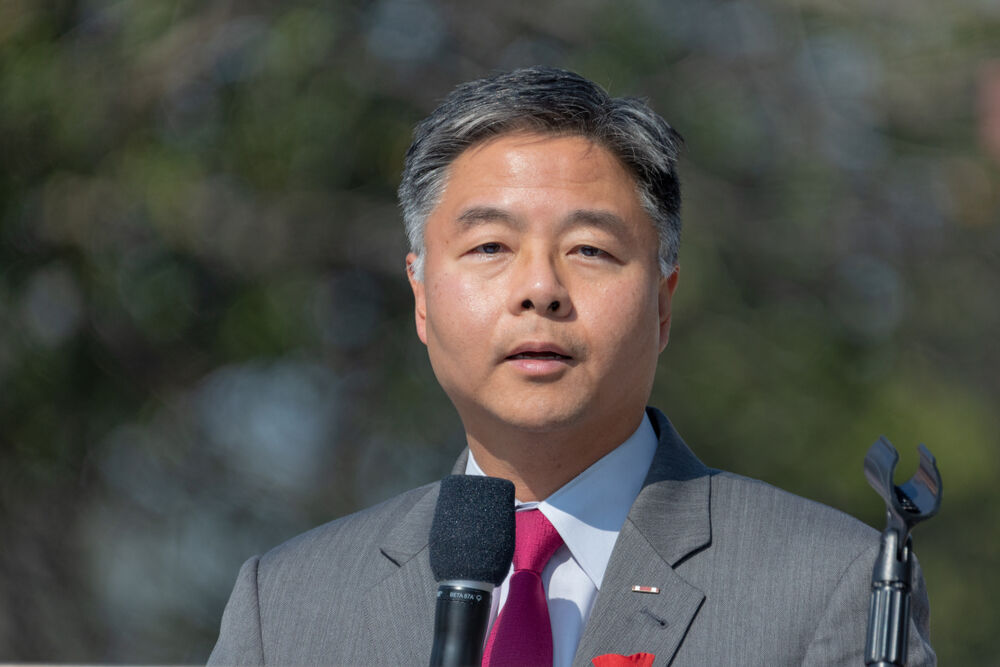 NOVEMBER 11, 2018: Representative Ted Lieu speaking to veterans attending Veterans Day ceremonies at the Los Angeles National Cemetery.