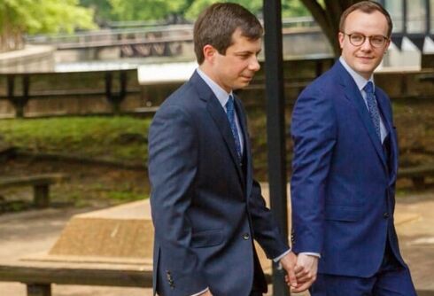 Mayor Pete kissed his husband after he announced his campaign & it brought LGBTQ people to tears