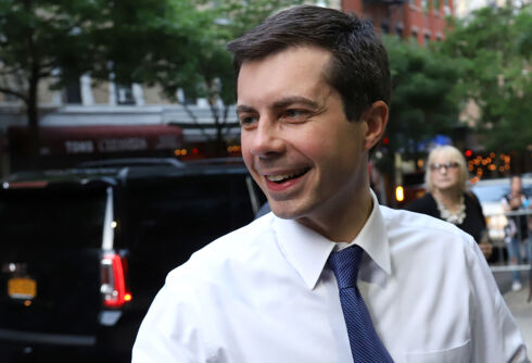 Pete Buttigieg takes a solid lead in Iowa with 25% support