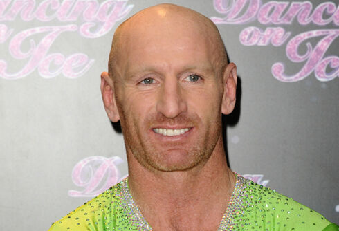 Tabloid ‘forces’ rugby player Gareth Thomas to come out as HIV-positive