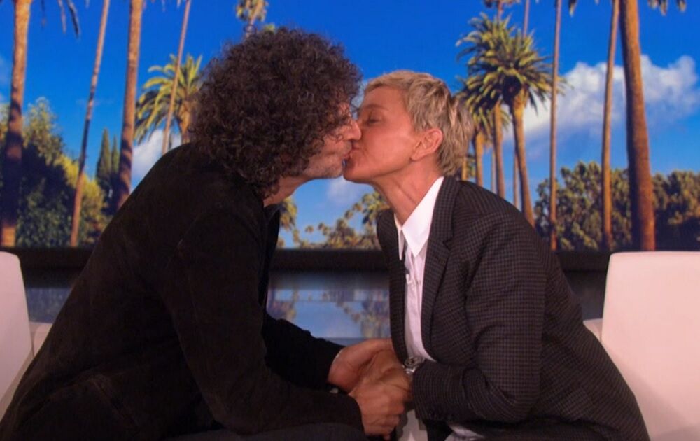 Howard Stern and Ellen, kissing