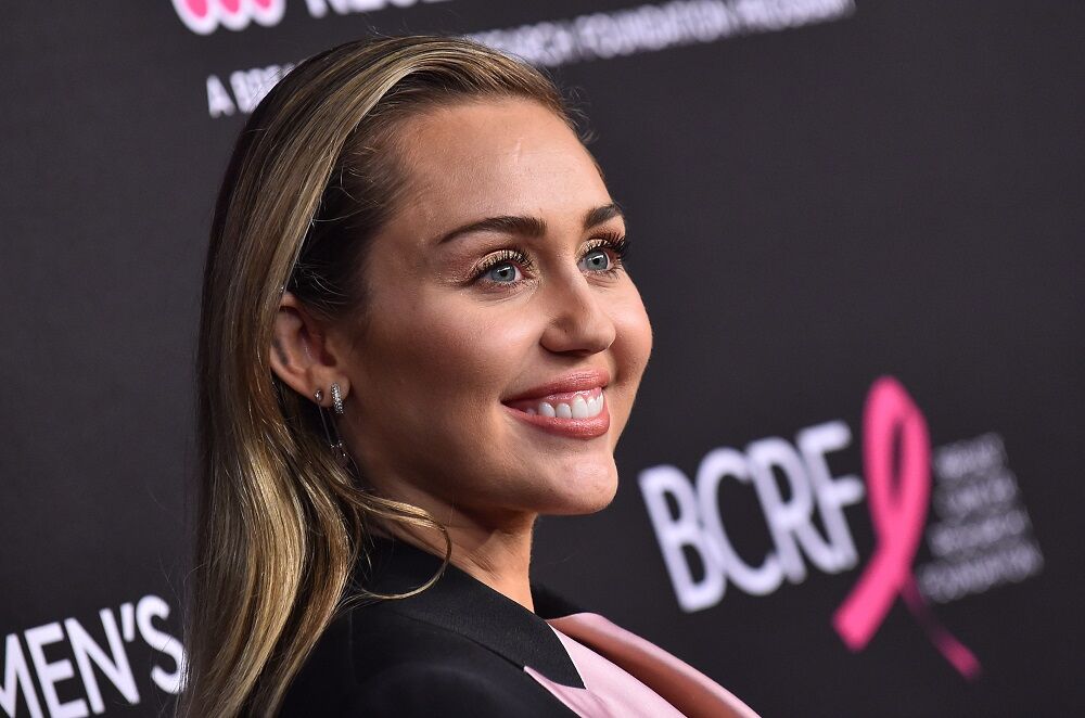 Miley Cyrus arrives to "An Unforgettable Evening" on February 28, 2019 in Hollywood, CA