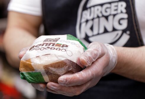 Lesbian sues Burger King for harassment like asking who is “the man” in her relationship