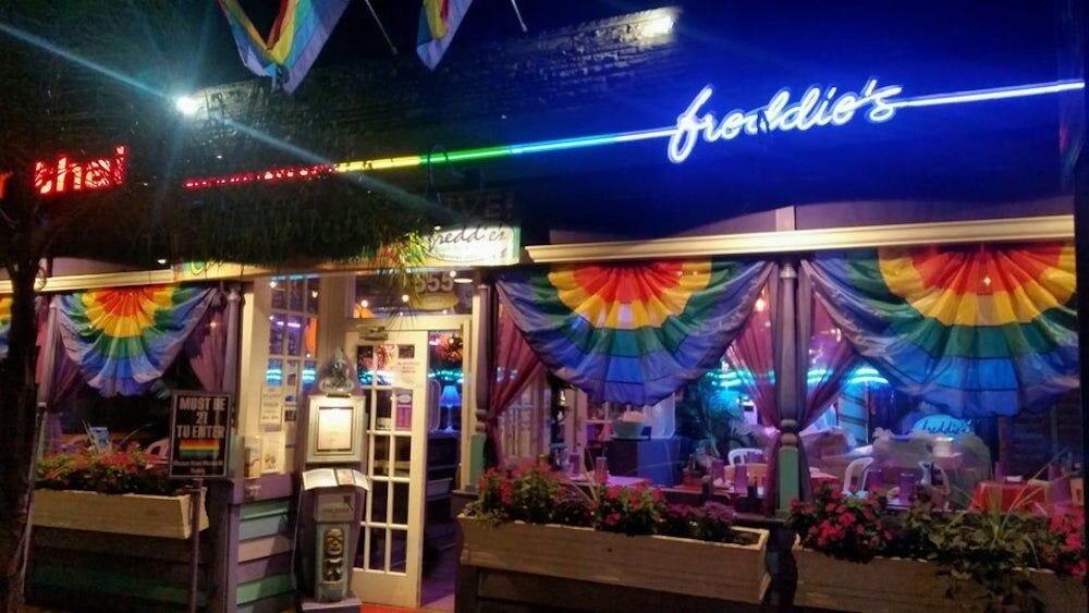 Freddie's Beach Bar and Restaurant, Amazon, coronavirus aid, free meals, Arlington Virginia