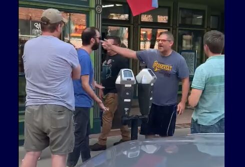 Unhinged man shouts racist & anti-gay slurs at restaurant as police refuse to intervene