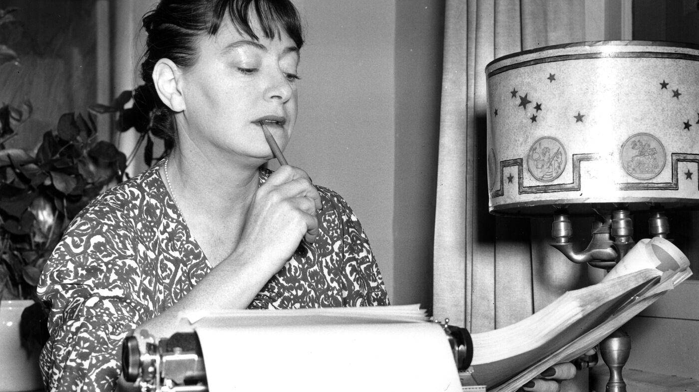 Dorothy Parker&#8217;s remains find a home after decades spent in a filing cabinet &#038; a business park