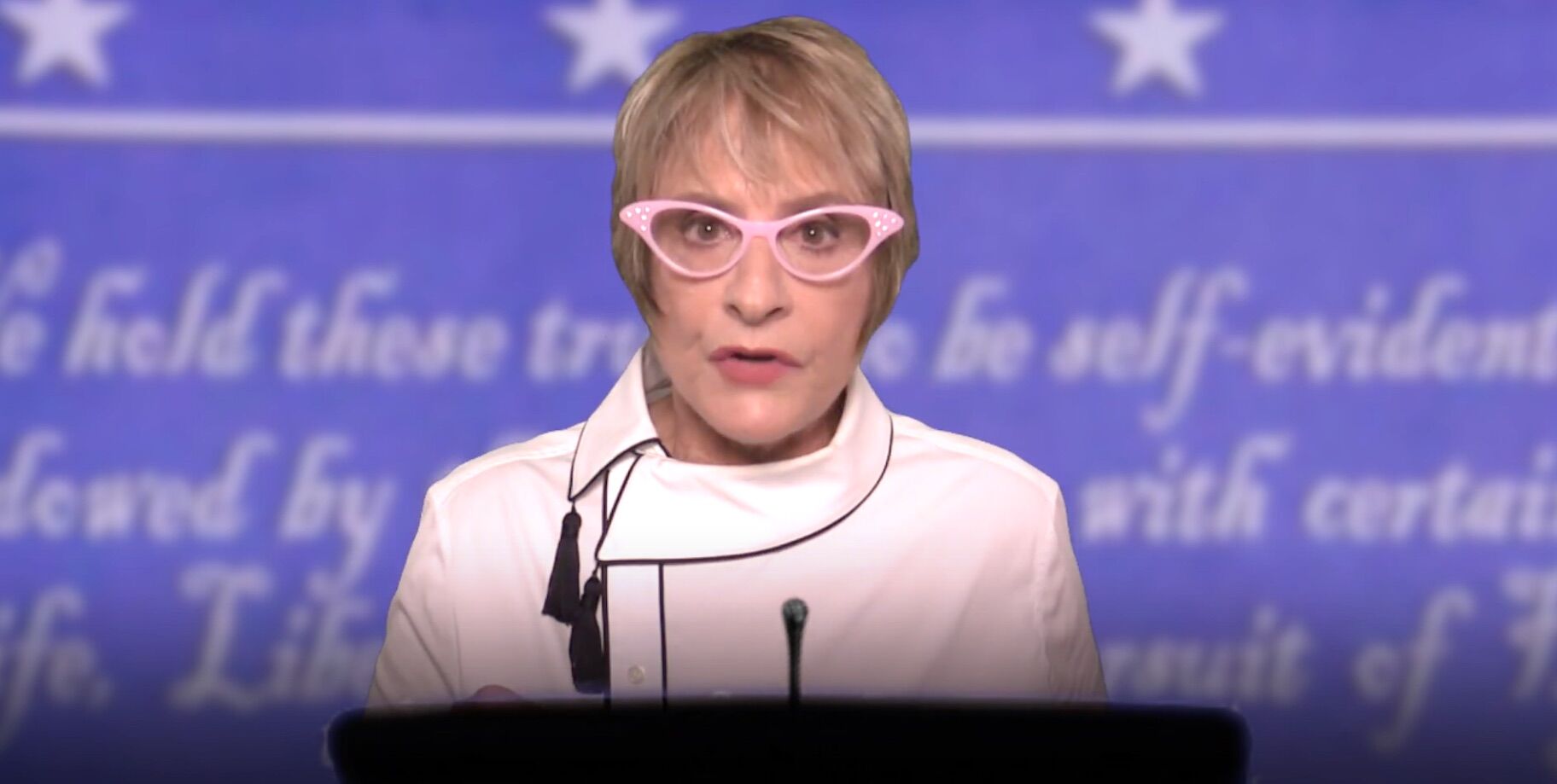 Patti LuPone roasts Donald Trump in sidesplitting duet with Randy(01)