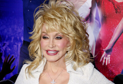 Whoopi Goldberg shuts down critics who said Dolly Parton should “act her age”