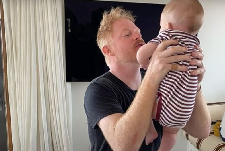 jesse-tyler-ferguson-baby Jesse Tyler Ferguson with baby Beckett