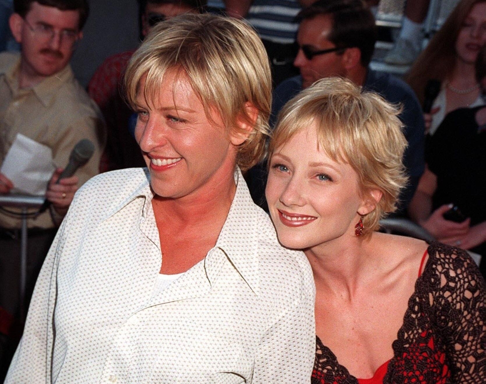 Ellen DeGeneres and Anne Heche at the 1999 premier of "Contact."