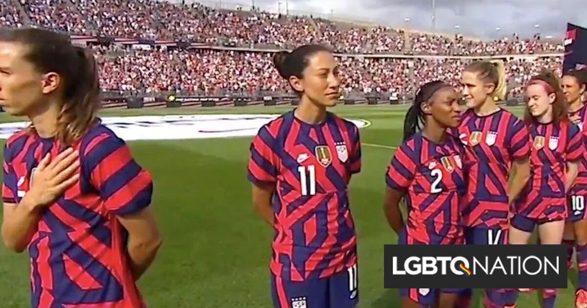 Conservatives Accuse Us Women S Soccer Team Of Disrespecting The Flag They Didn T Lgbtq Nation Conservatives Accuse Us Women S Soccer Team Of Disrespecting The Flag They Didn T Lgbtq Nation