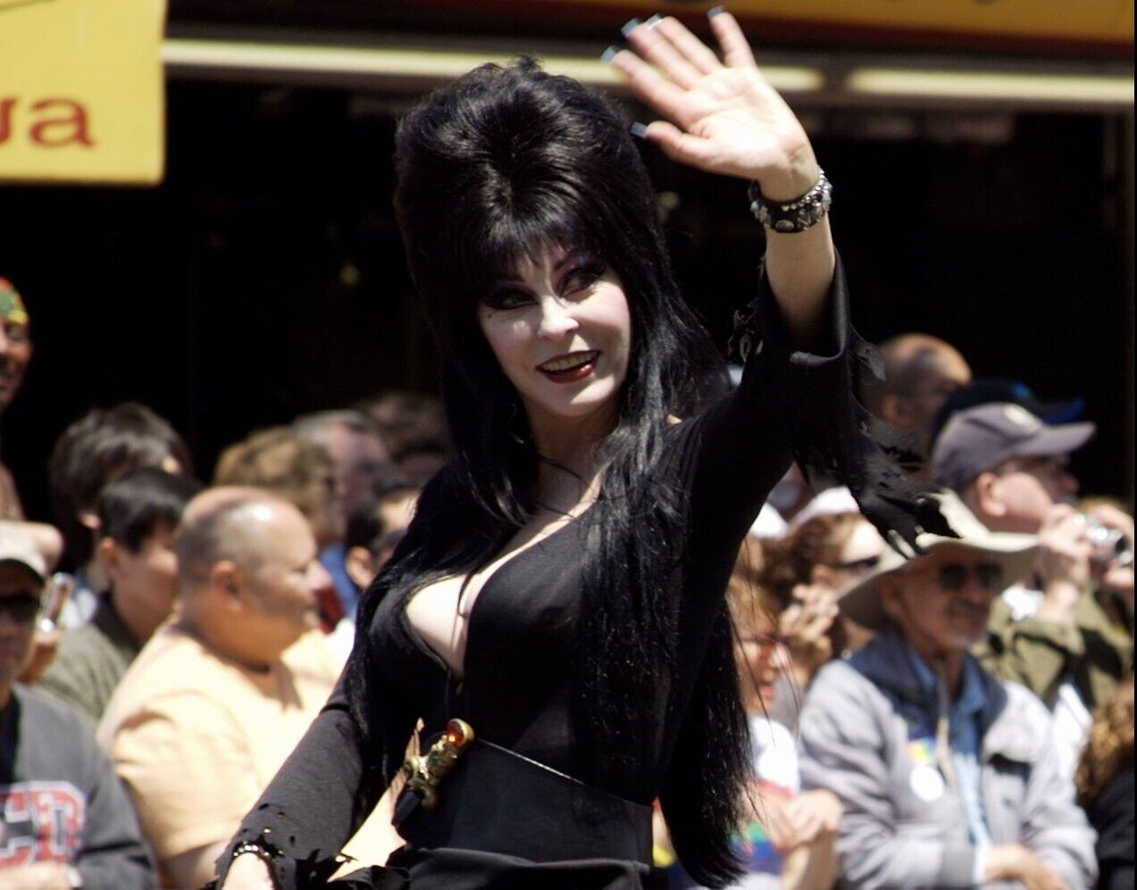 Elvira at the 2006 San Francisco Pride parade