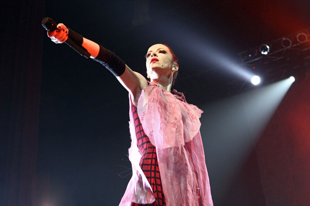 Shirley Manson performing in Ukraine