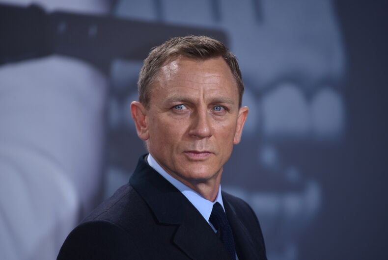Daniel Craig explains the night he was seen kissing another man & why ...