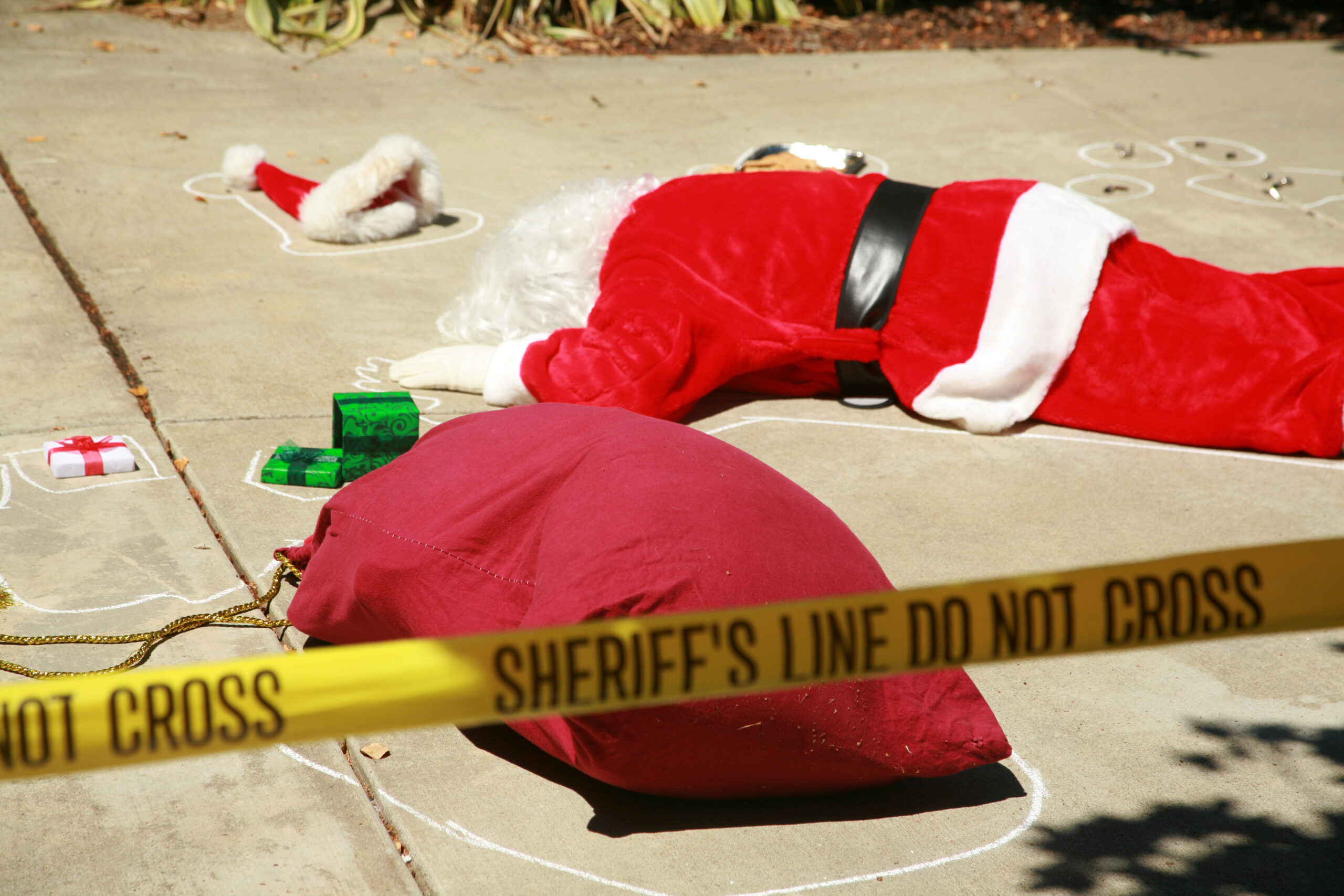 An evangelical cult leader assassinated Santa Claus in front of a bunch of kids