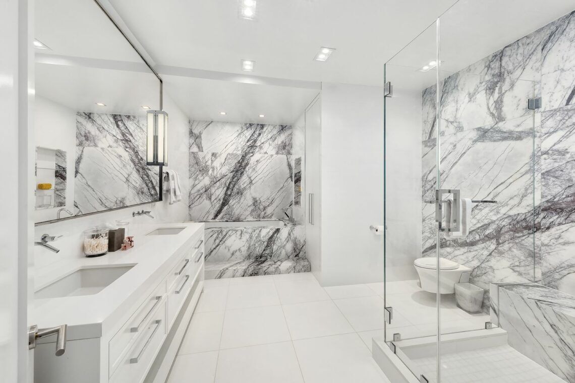 The main suite's bathroom in Britney Spears' former NYC penthouse