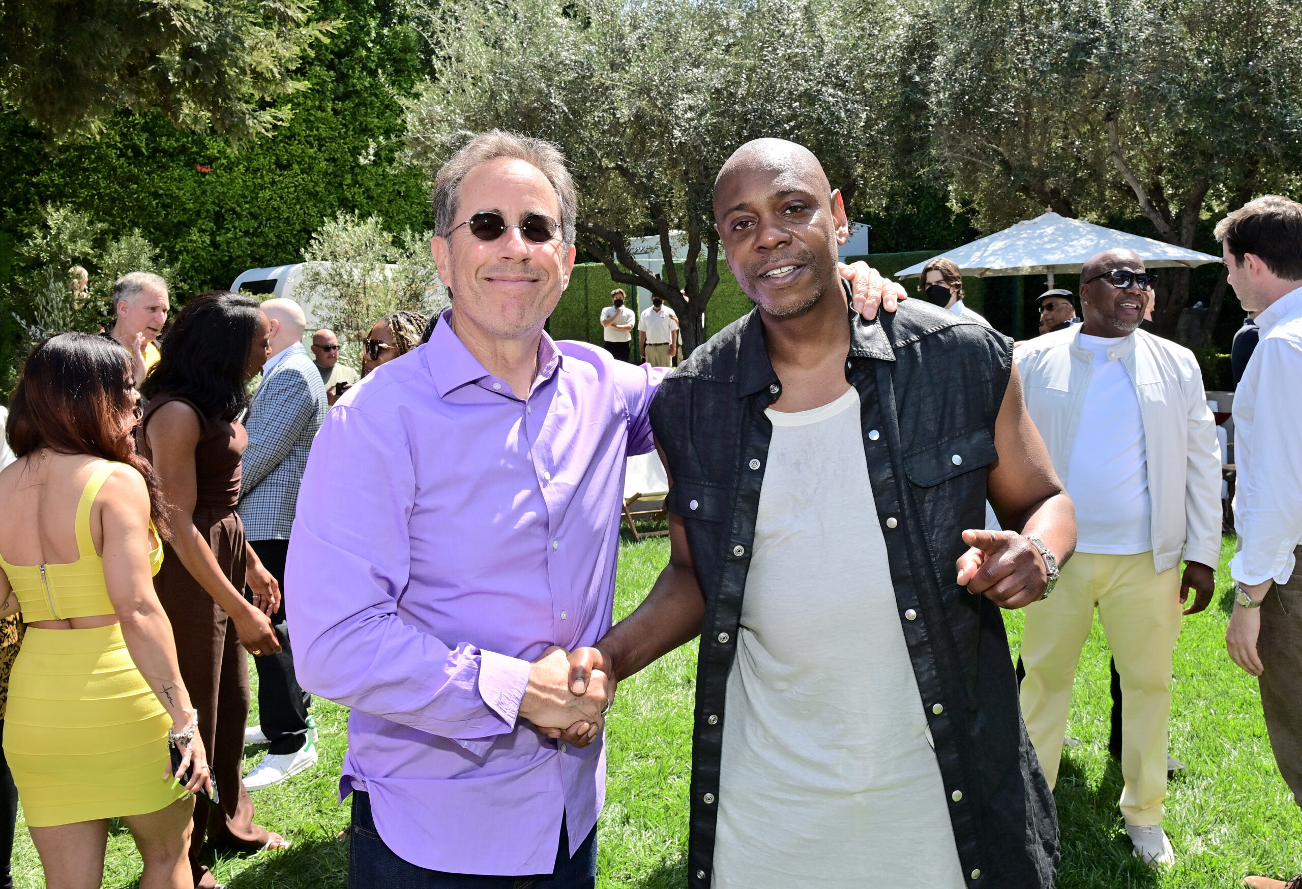 LOS ANGELES, CALIFORNIA - MAY 01: (L-R) Jerry Seinfeld and Dave Chappelle attend NETFLIX IS A JOKE PRESENTS - Ted's Brunch on May 01, 2022 in Los Angeles, California.