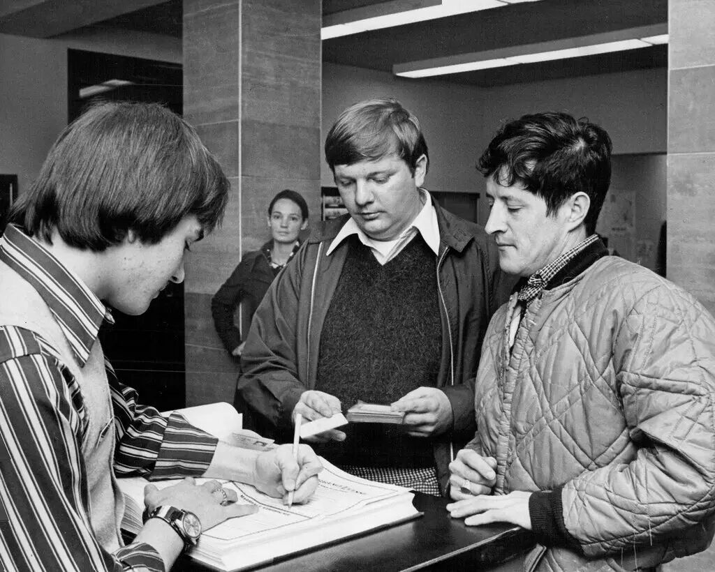 Pioneering county clerk who issued first same-sex marriage licenses in 1975 has died photo pic