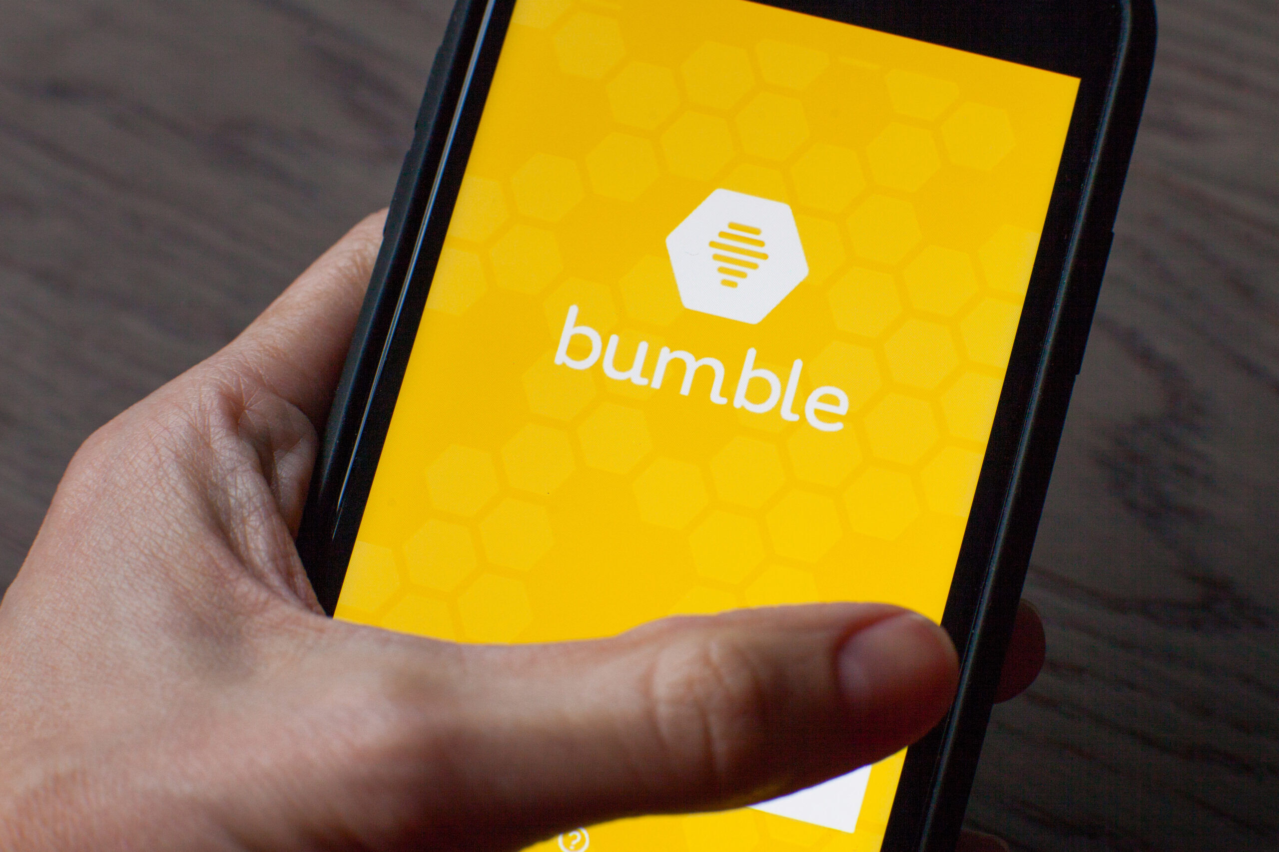 Bumble, dating app, nonbinary users, messaging, discrimination